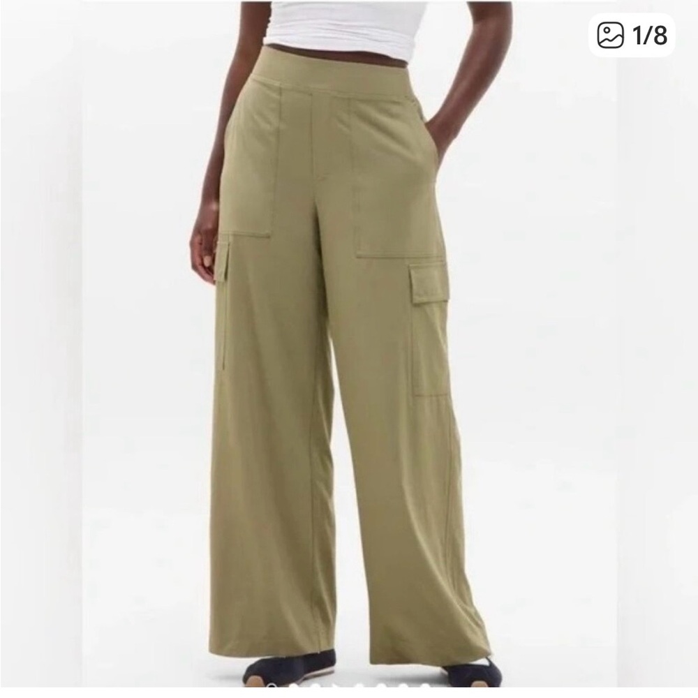 Athleta Brooklyn Heights wide leg Cargo Pant in Olive Green NWT